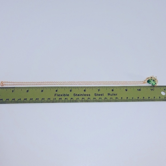 Green Crystal Rhinestone Fish Necklace Silver18"ChainStPattys Day Christian NEW - Picture 4 of 9